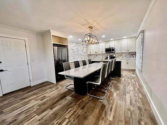 3rd image of 3451 Red Pine Ct