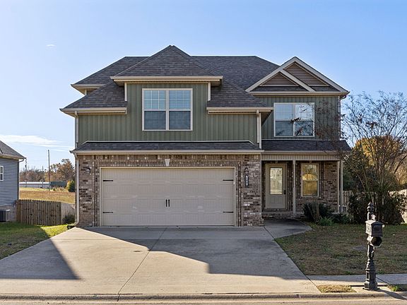 2nd image of 104 Sycamore Hill Dr