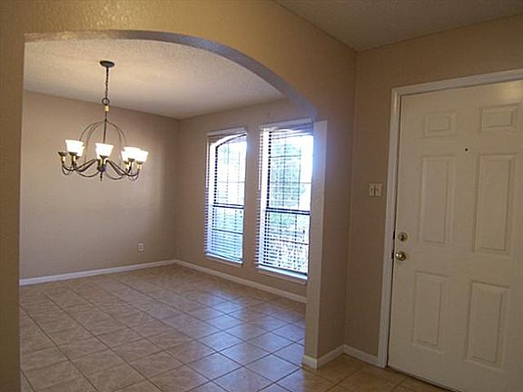 2nd image of 70 Tamarisk Cir