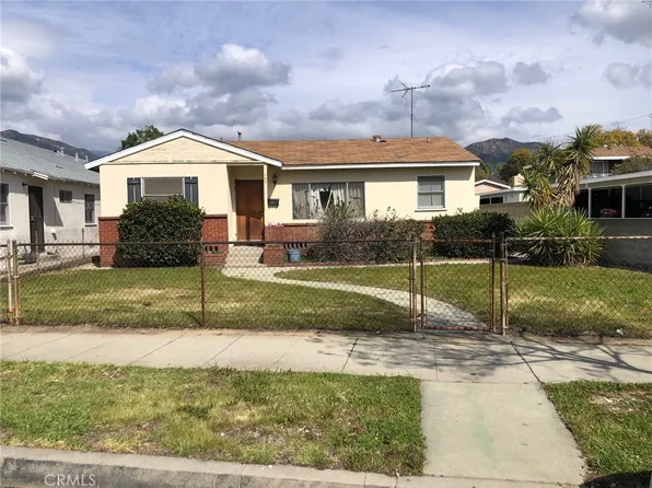 725 W Crescent Dr, Azusa, CA 91702