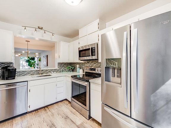 4th image of 19236 Vineyard Ln