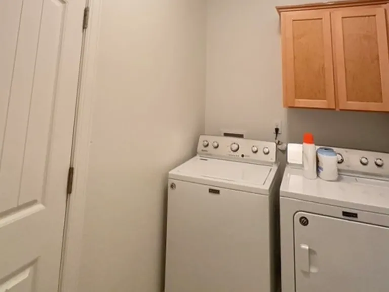 Meadowlawn Pl — Photo 16