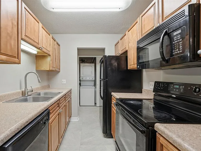 1695 Lee Rd #B204 — Photo 8