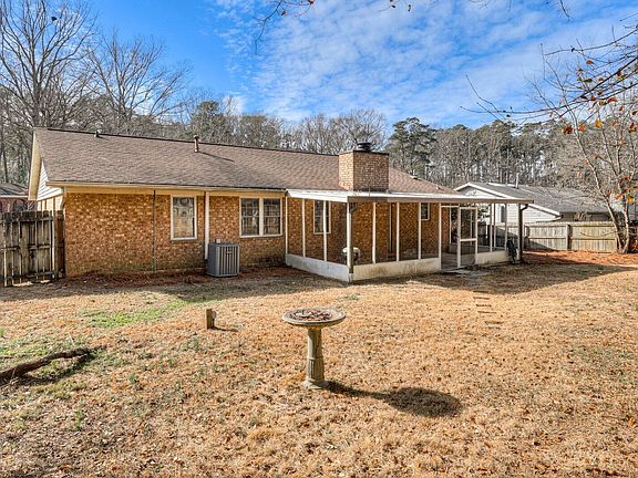 3rd image of 742 Hickory Oak Hollow