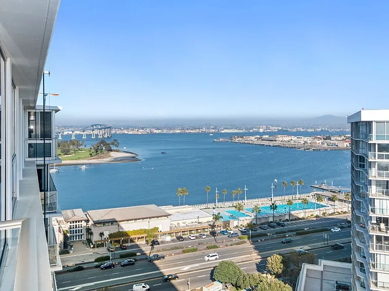 1810 Avenida Del Mundo #1608 — Photo 19