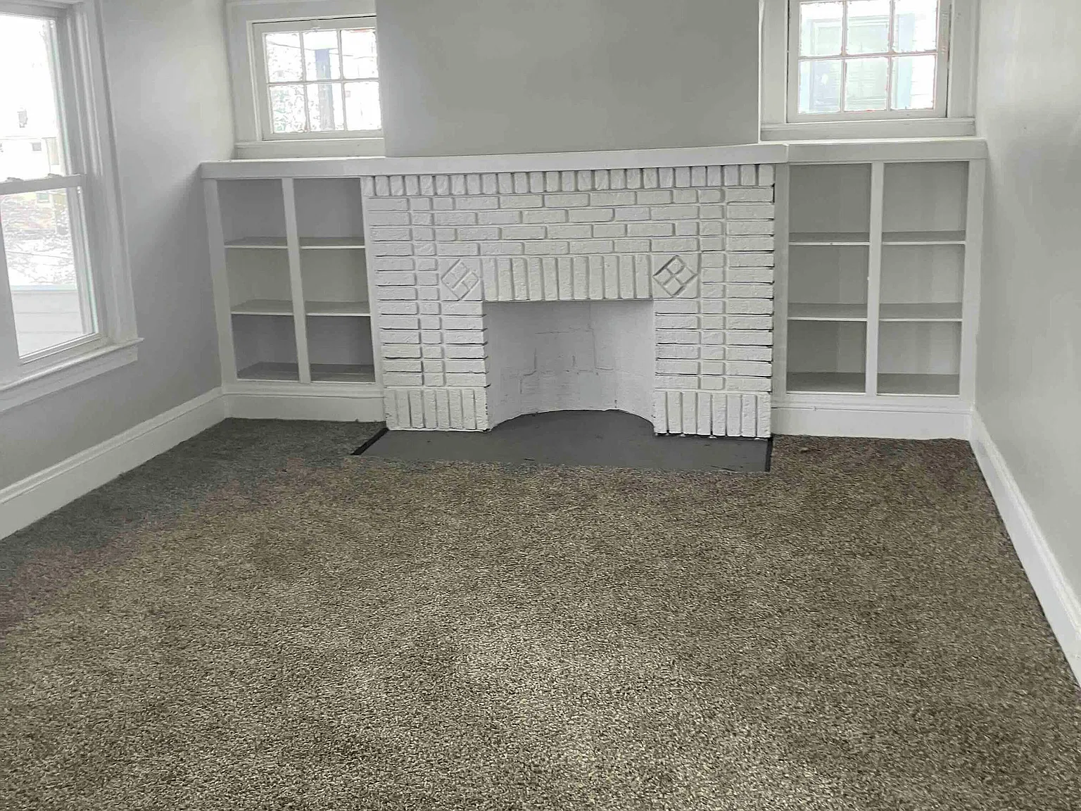 3 bed, 1000 sqft, $1,000 — Photo 2