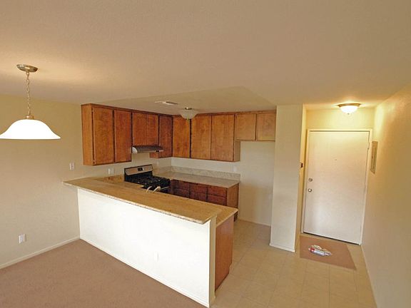Granite Kitchen with Bar