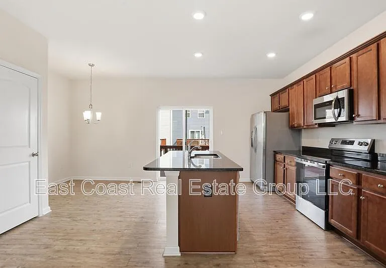 202 Magellan Dr — Photo 7