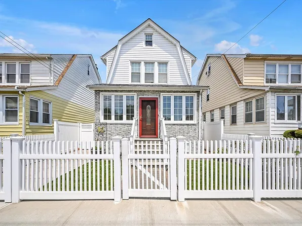 22005 103rd Ave, Queens Village, NY 11429