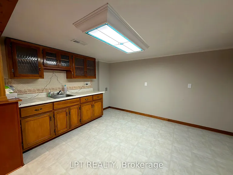 20 Gregory St — Photo 16