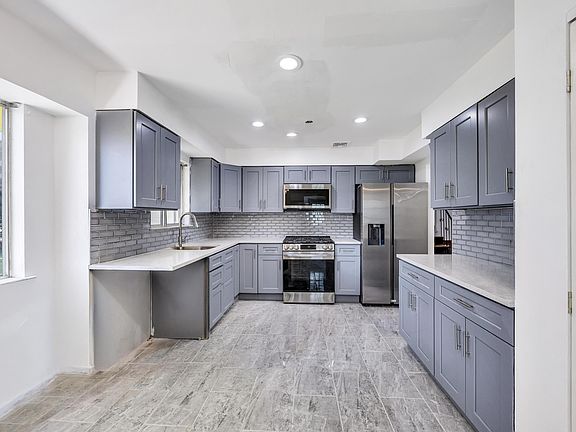 5th image of 39 Pinewood Dr