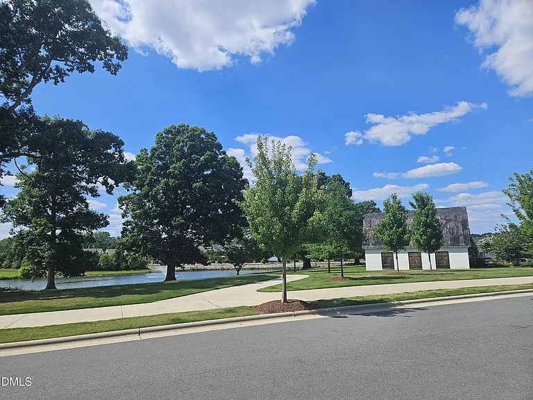 203 Condra Rd — Photo 2