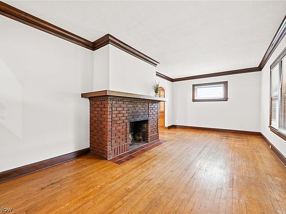 5th image of 1452 E 196th St