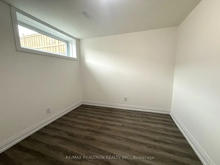54 Chelliah Ct #LOWER — Photo 20