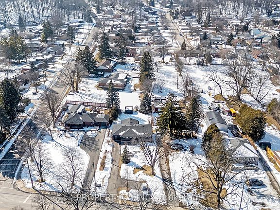 3rd image of 184 W River Rd