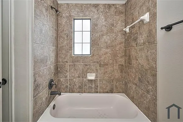 18210 Amalfi Coast Dr — Photo 31