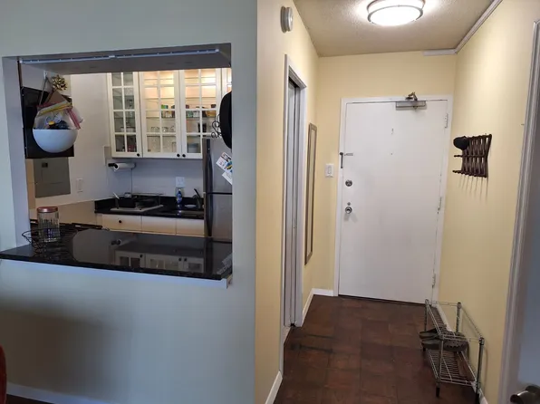 5500 Friendship Blvd APT 2012N, Chevy Chase, MD 20815