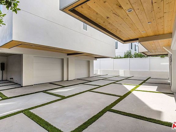 3rd image of 4303 Tujunga Ave