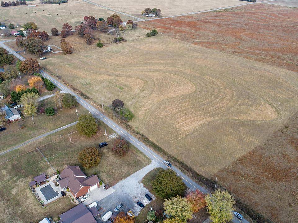 2nd image of 3 Holt Rd