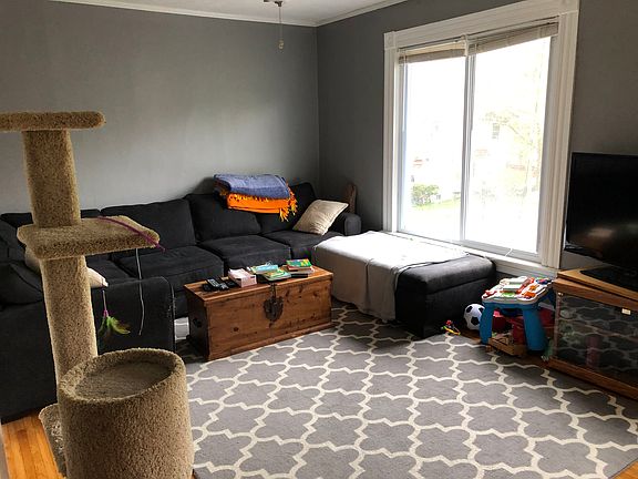 3rd image of 76 Harper St #Up