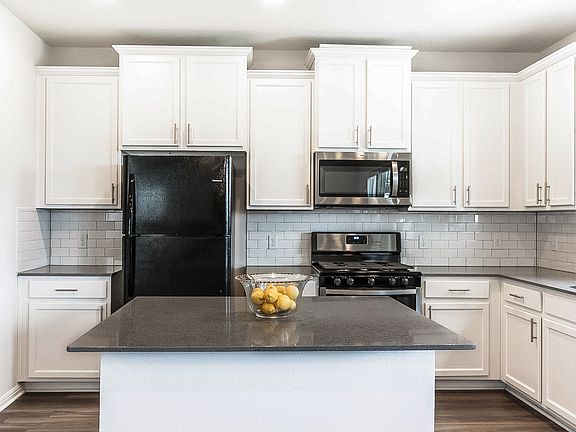 4th image of 3200 College Park Dr Unit 105