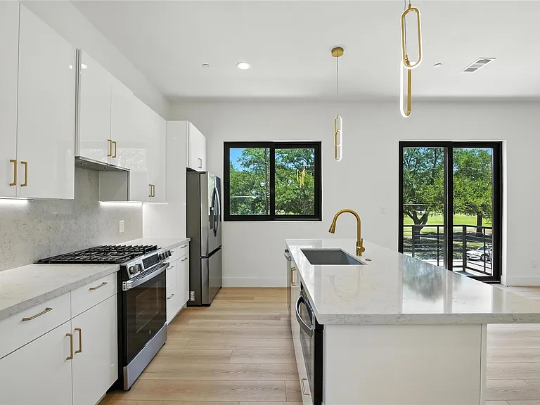 1425 N Garrett Ave #108 — Photo 7