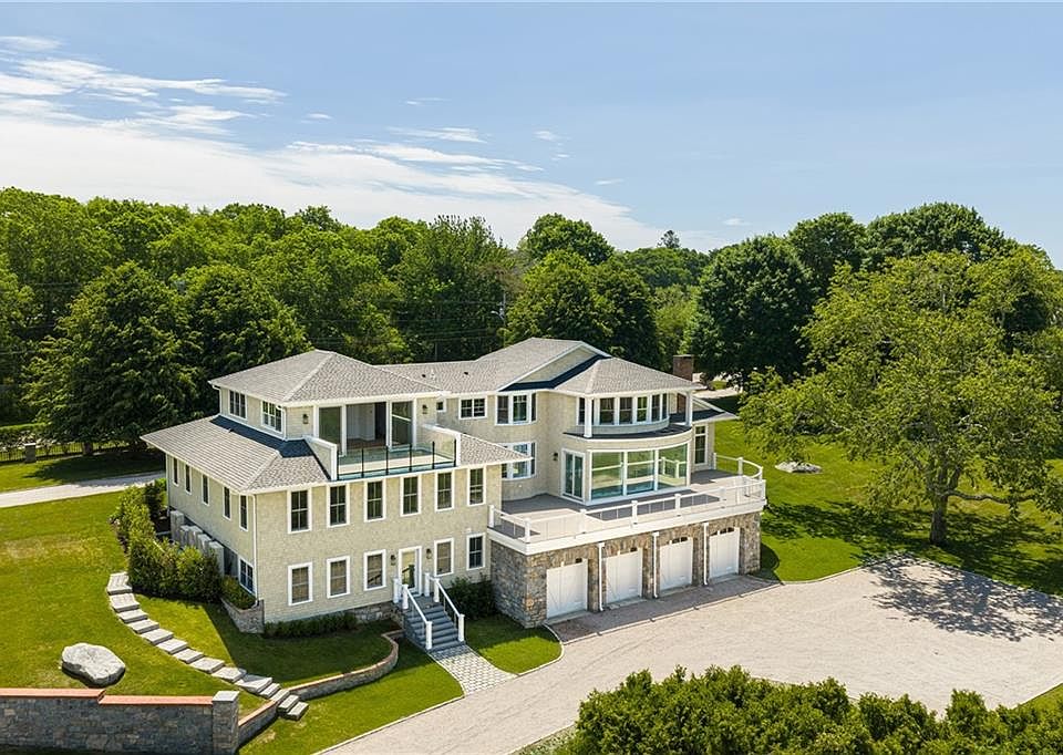 1st image of 4 Foster Cove Rd