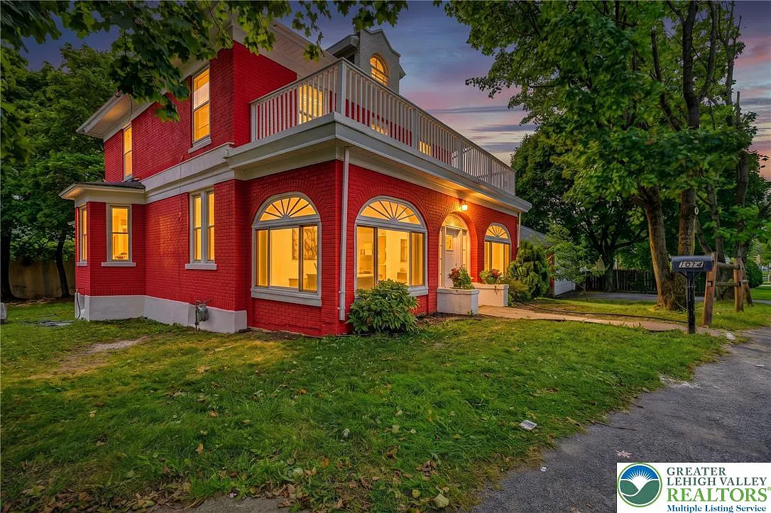 4 bed, 1.0 bath, 1950 sqft, $2,950 — Photo 4