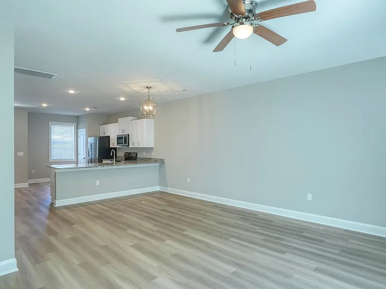 321 Starfish Ln — Photo 8