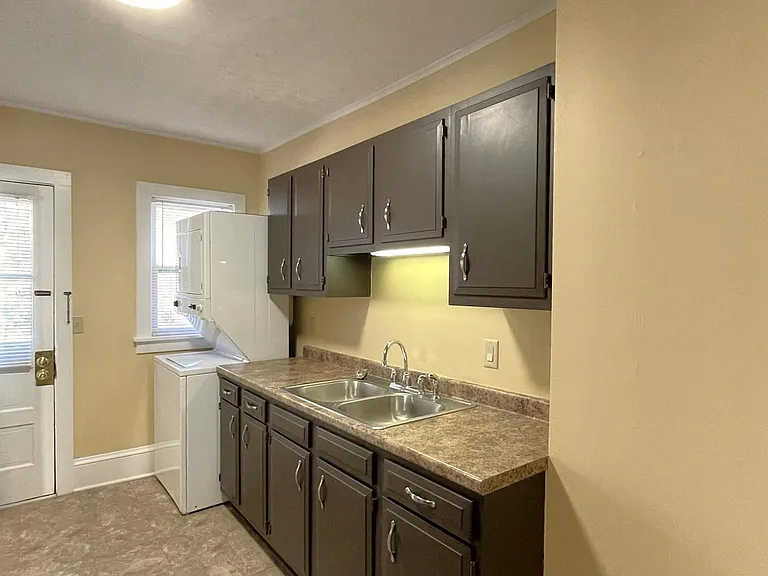 110-112 Elm St #112B — Photo 20