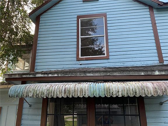 4th image of 714-716 Brack St