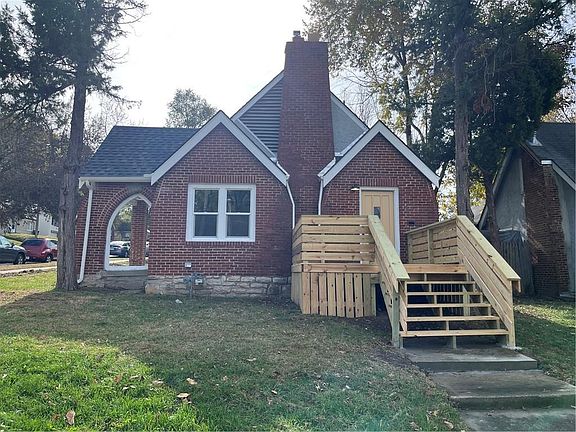 2nd image of 2819 E 63rd St