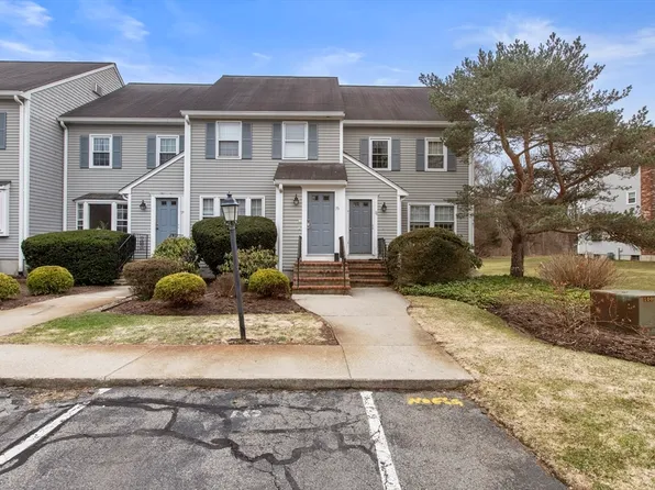76 Village St, South Easton, MA 02375