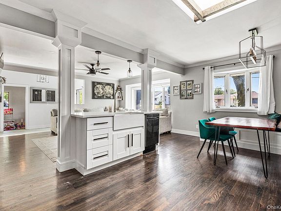 4th image of 21 Choate Avenue
