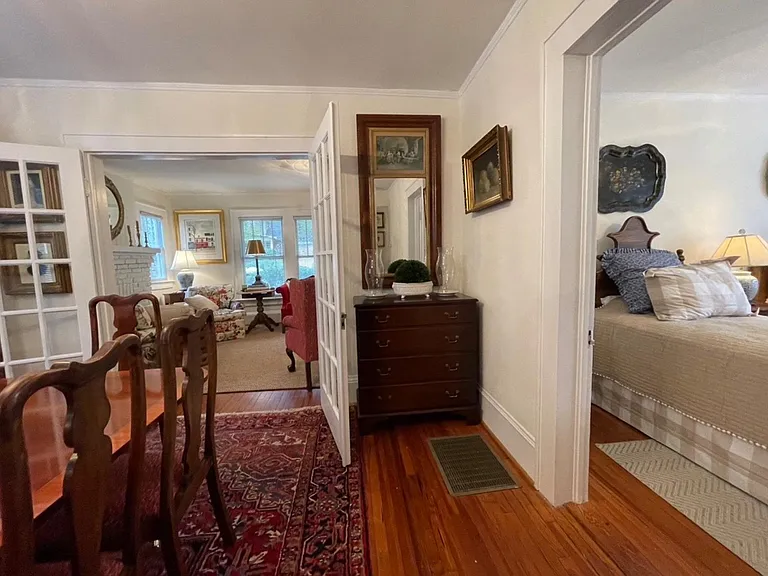 218 Circle Ave — Photo 8