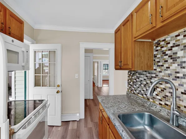 5 Ropes St #2, Salem, MA 01970