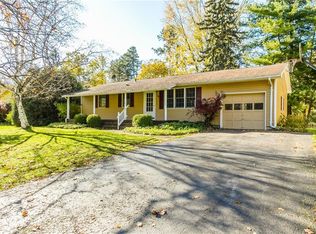 16 Glendale Rd, Brockport, NY 14420