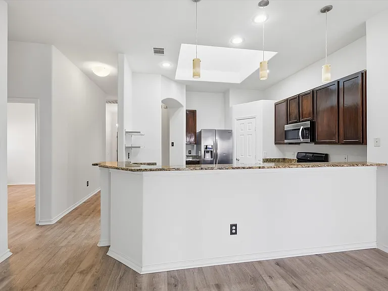 5625 Overland Dr — Photo 10
