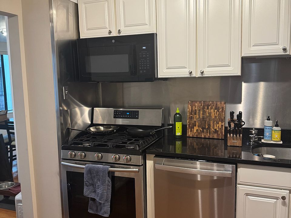 Kitchen - Oven/Dishwasher