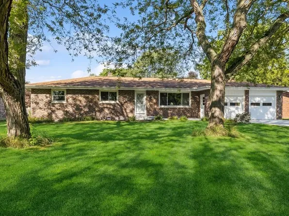 5578 E Hiawatha Ln, Stevensville, MI 49127
