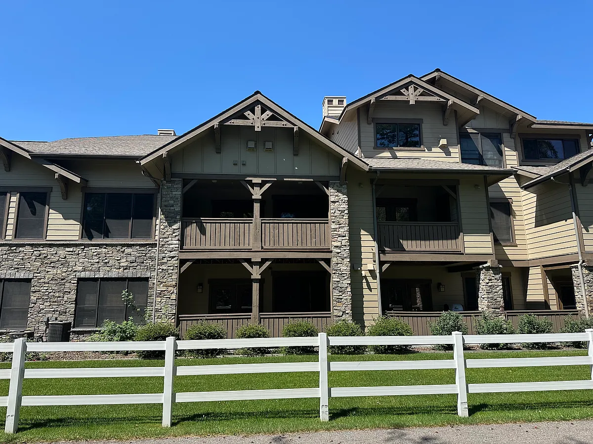 Building Photo - 6009 Wengen Pl #G