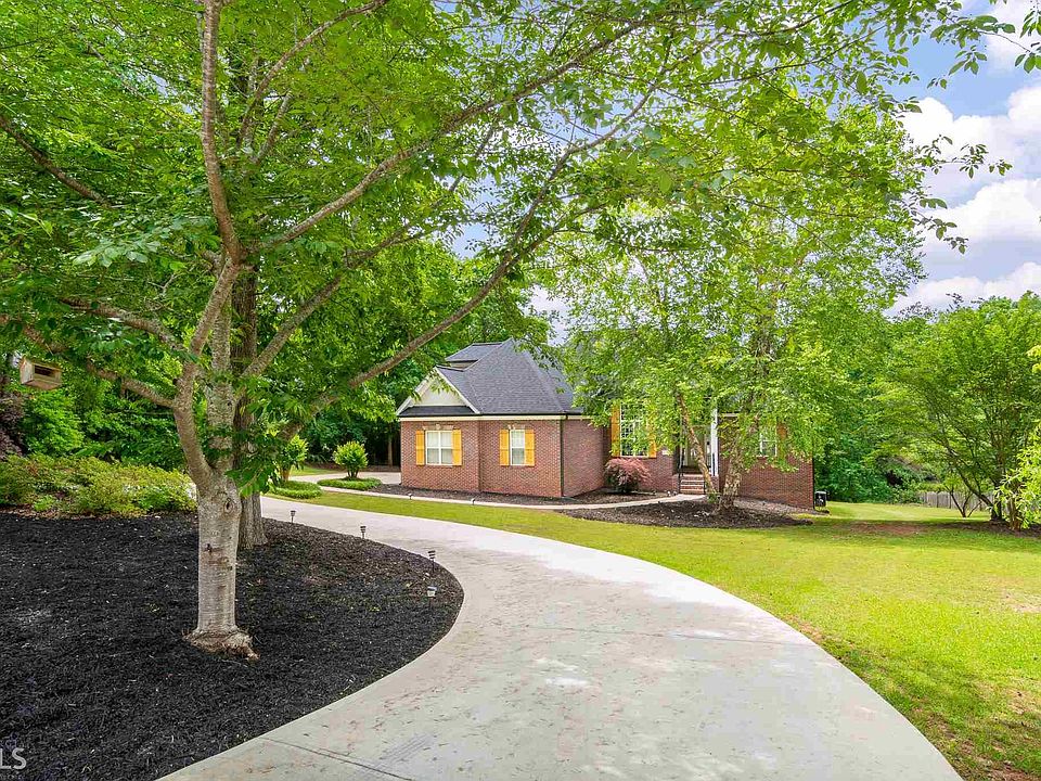 1st image of 470 Huiet Dr #2