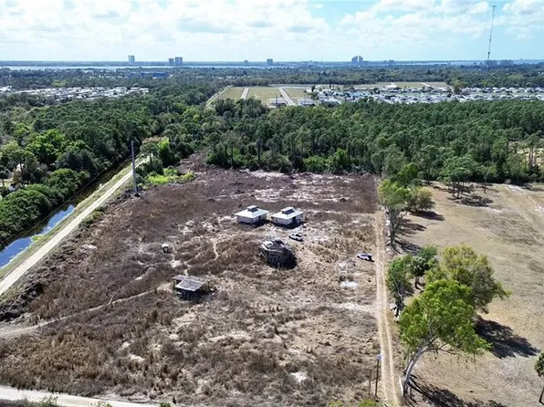 4800 Dor Lee LN, NORTH FORT MYERS, FL 33917