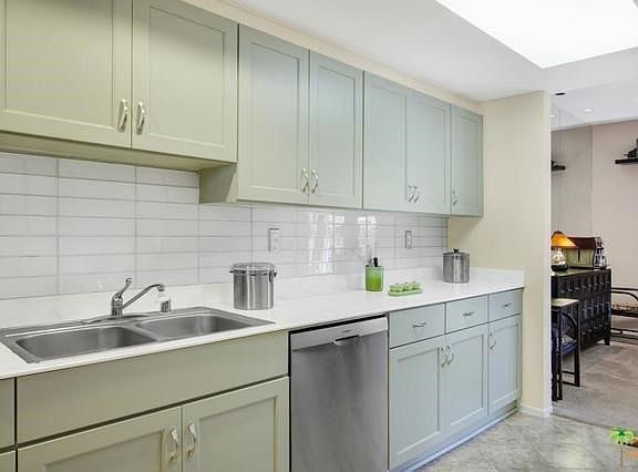 Great Renovated Chef's Kitchen