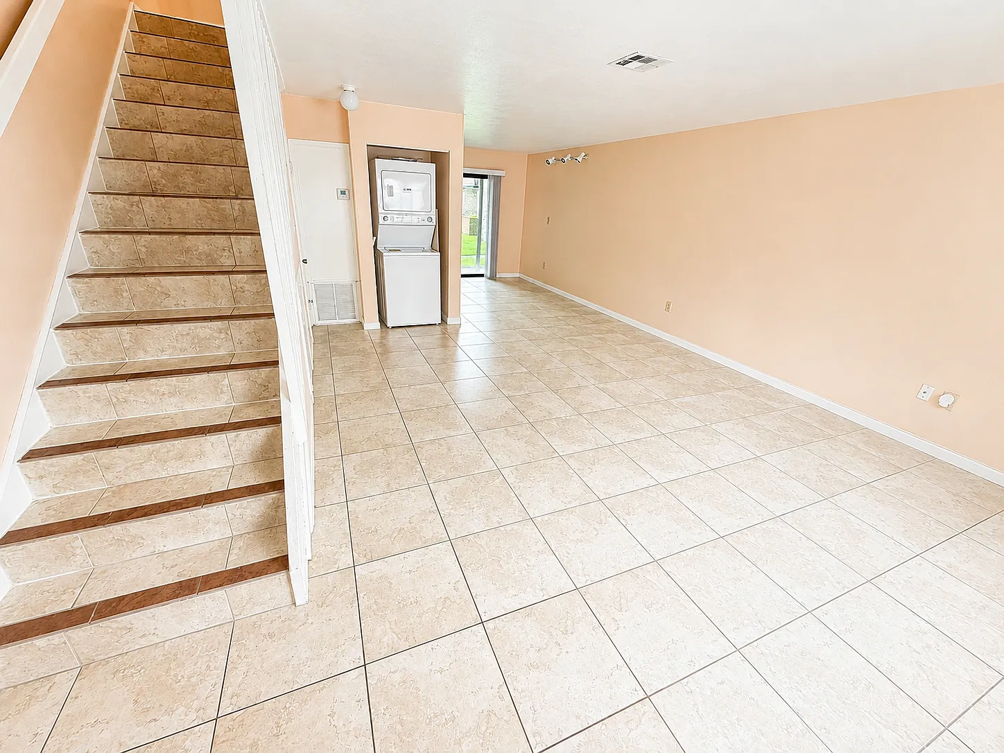 2 bed, 2.5 bath, $1,350 — Photo 2