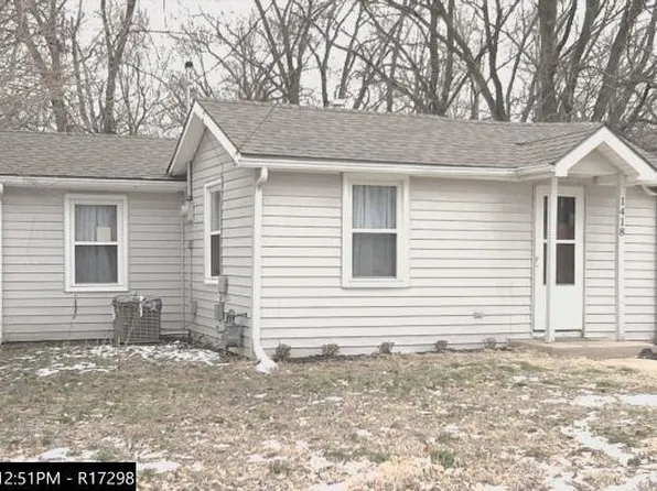 1418 Maple Ln, Lawrence, KS 66044