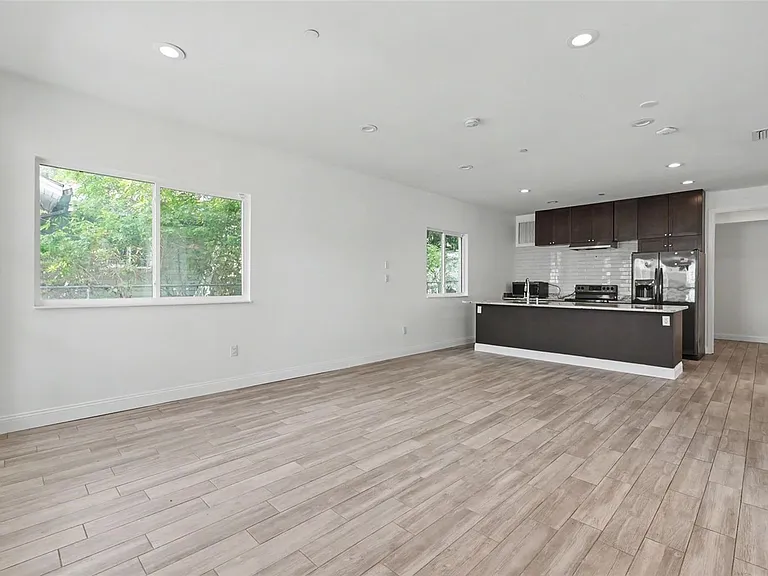 1018 7th Ave S — Photo 10