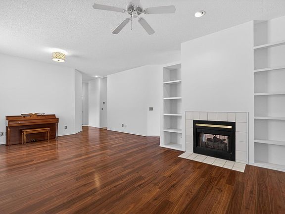5th image of 608 E Moss Creek Dr