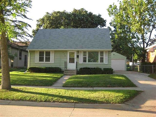 1st image of 636 13th St NE
