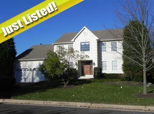 24 Zinnia Dr, Newtown, PA 18940